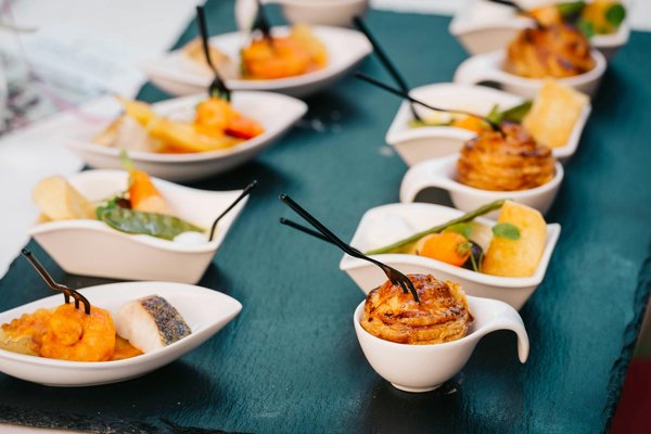 Quels sont les avantages d'une bouilloire en verre pour une ébullition rapide et visible?