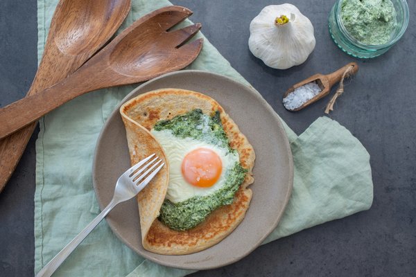 Quelles techniques pour préparer des plats à base de sarrasin dans un restaurant de cuisine bretonne?